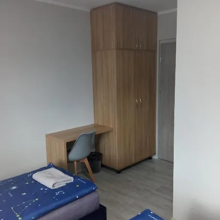 Szafir - Noclegigrodziskpl 3* 马佐夫舍地区格罗济斯克