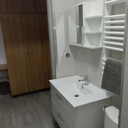 Szafir - Noclegigrodziskpl Bed & Breakfast