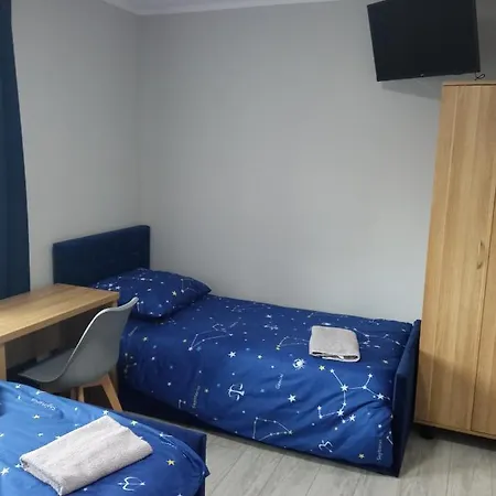 Szafir - Noclegigrodziskpl 3* 马佐夫舍地区格罗济斯克