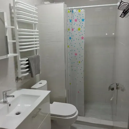 Szafir - Noclegigrodziskpl Bed & Breakfast 3*