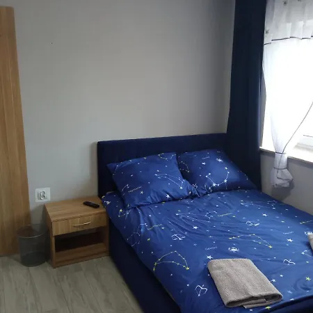 Szafir - Noclegigrodziskpl Bed & Breakfast 3*