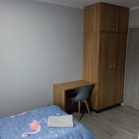 Szafir - Noclegigrodziskpl Bed & Breakfast