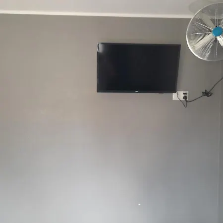 Szafir - Noclegigrodziskpl 住宿加早餐酒店 3*