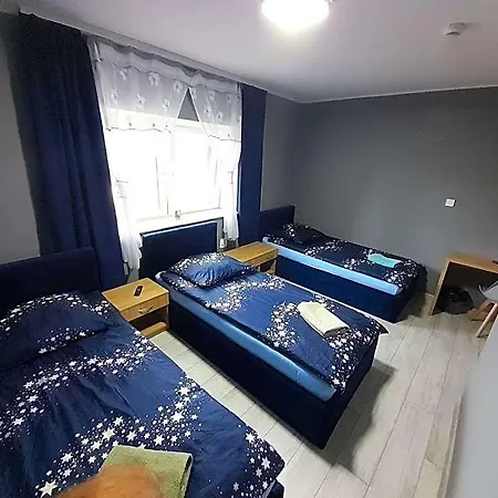 Szafir - Noclegigrodziskpl Bed & Breakfast 3*