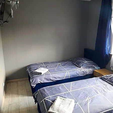 Szafir - Noclegigrodziskpl Bed & Breakfast Grodzisk Mazowiecki