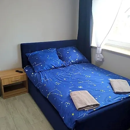 Szafir - Noclegigrodziskpl Bed & Breakfast