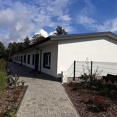 Szafir - Noclegigrodziskpl Bed & Breakfast