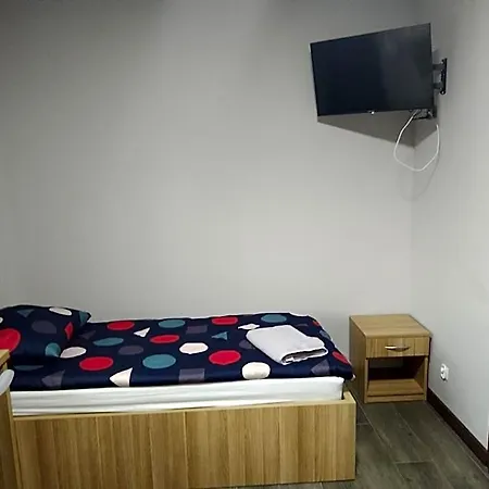 Szafir - Noclegigrodziskpl Bed & Breakfast 3*