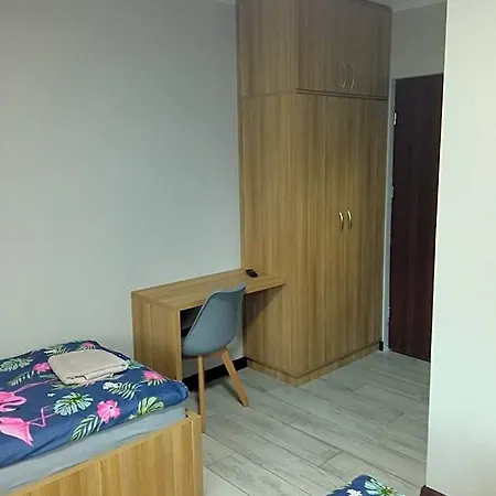 Szafir - Noclegigrodziskpl Bed & Breakfast