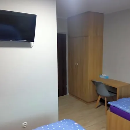 Szafir - Noclegigrodziskpl Bed & Breakfast