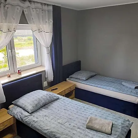 Szafir - Noclegigrodziskpl Bed & Breakfast 3*