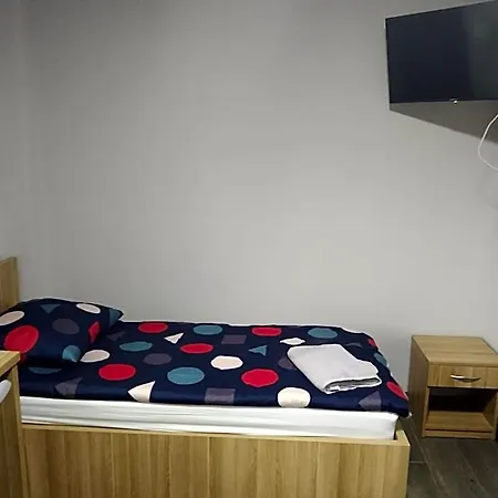 Bed & Breakfast Szafir - Noclegigrodziskpl 3*